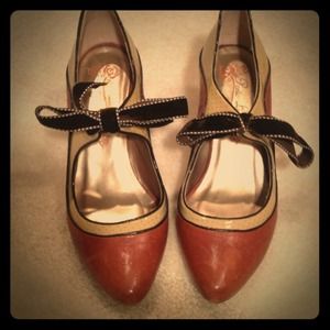 Poetic License "Tease"