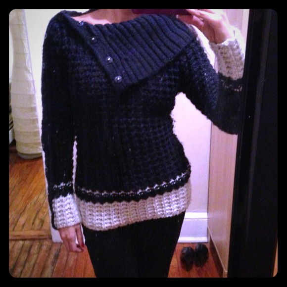 Cozy Navy and white sweater.