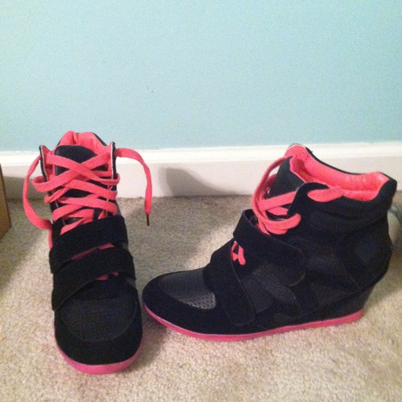 **Reserved**Trendy black and pink wedge sneakers.