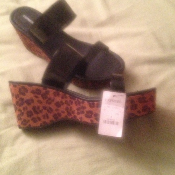 Shoes - Picture 2 of 3