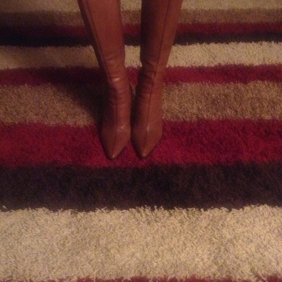 Boots - Picture 3 of 4