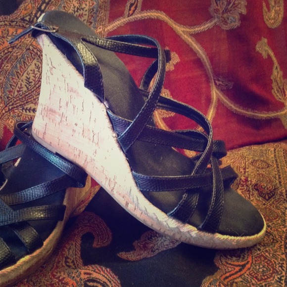 Cute Cork Strappy Black Sandal! Sz 9