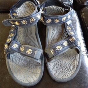 Teva's sandals woman's size 9 great condition!