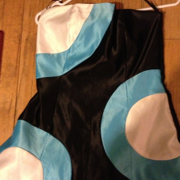 Adorable 80's style polka dot party dress!