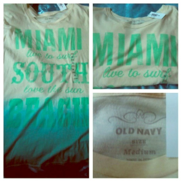 ❌❌SOLD❌❌ Medium Old Navy Shirt