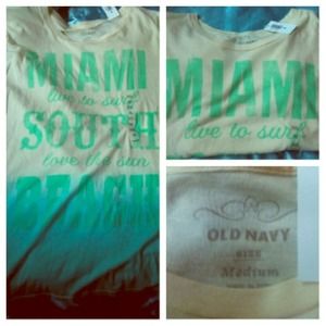 ❌❌SOLD❌❌ Medium Old Navy Shirt