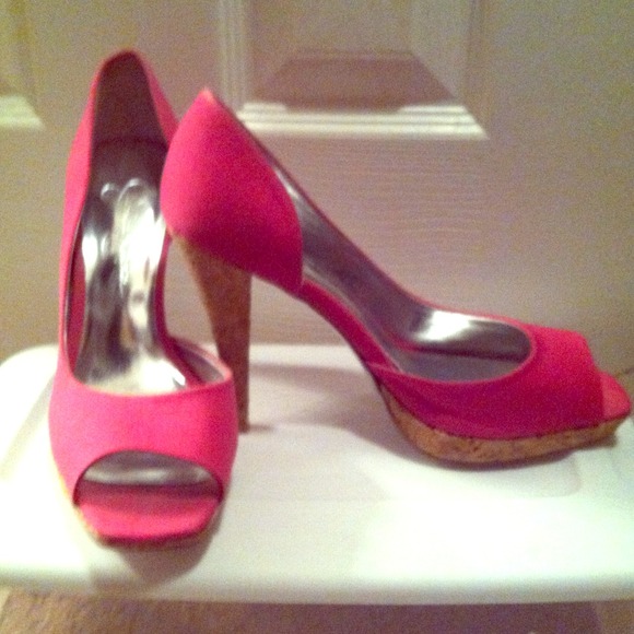 Jessica Simpson Pretty Pink peep-toe heels
