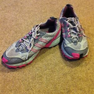 💢Traded💢Adidas shoes