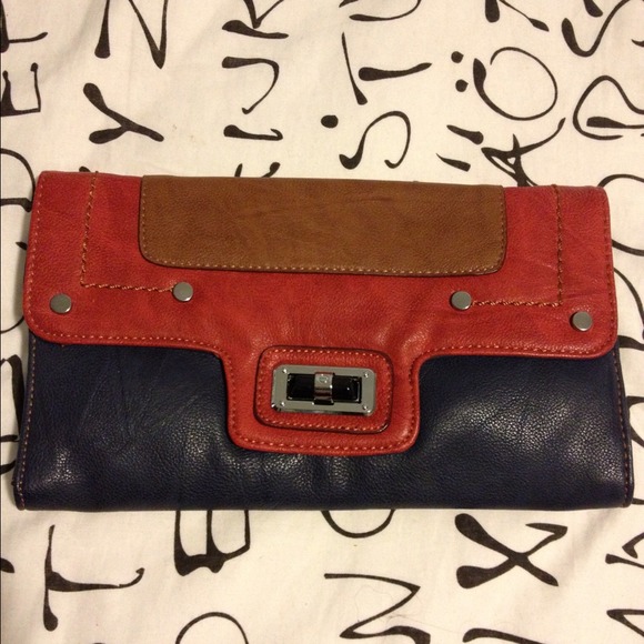 Color block clutch
