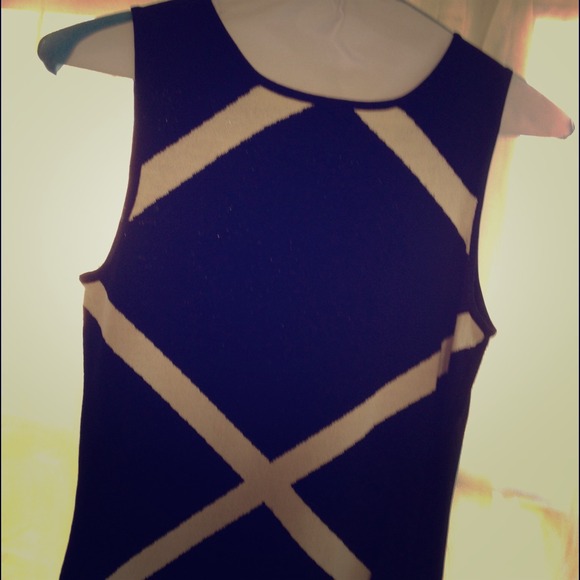 ❌SOLD❌The Limited Size Small Black Sleeveless Top
