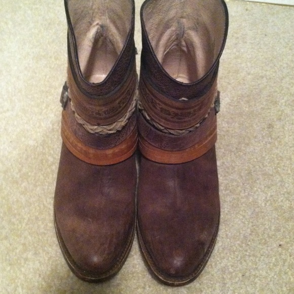 **SOLD**. Freebird by Steven Mezcal Boot in brown - Picture 3 of 4