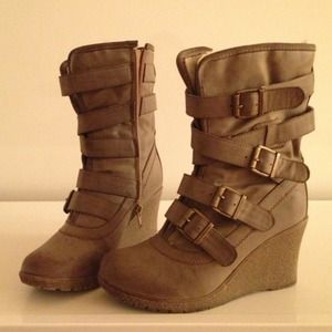 Wedge Belts Boot