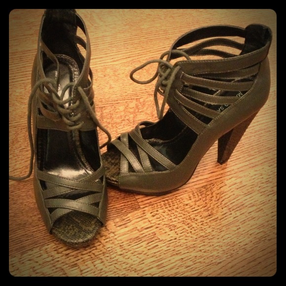 Marco Santi green with python print lace up heels