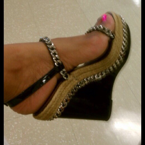 NFS @ the moment  LOUBOUTIN WEDGE - Picture 4 of 4