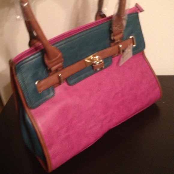 Beautiful "call it spring" carry bag - Picture 2 of 3