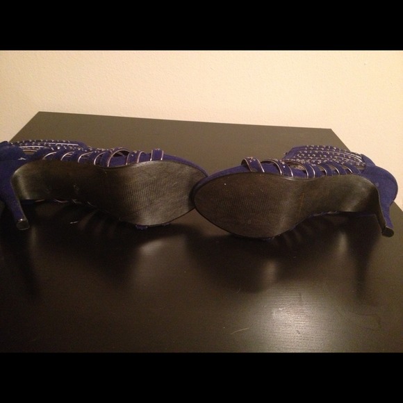 Never been used minx heels - Picture 3 of 3