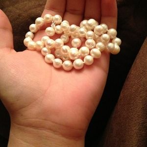 Pearl necklace & lotion Bundle