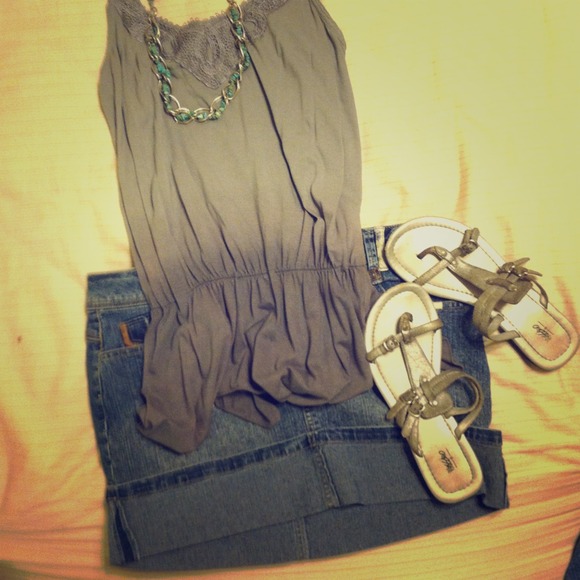 TRADED Grey feminine tank