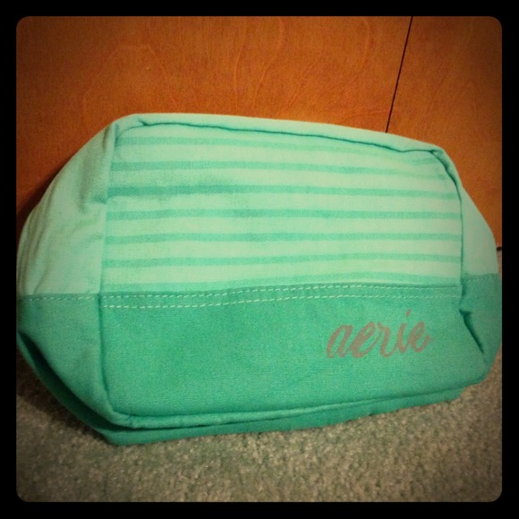Aerie makeup bag