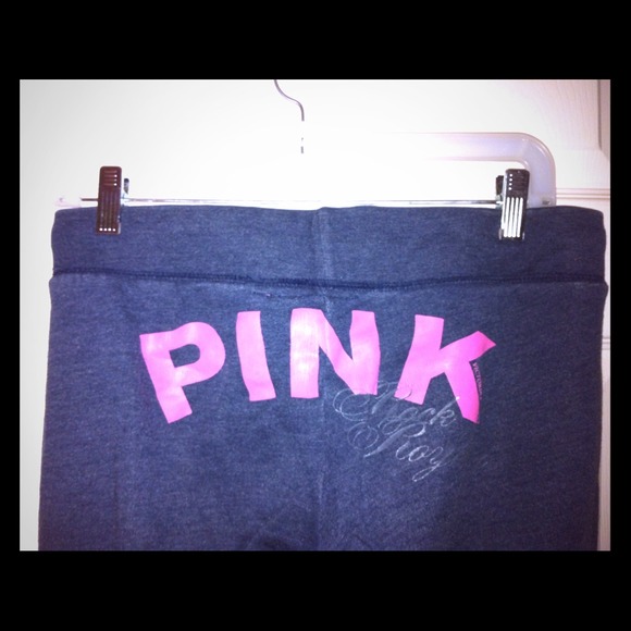 🔴SOLD🔴 Victoria's Secret PINK Capri Sweats💕