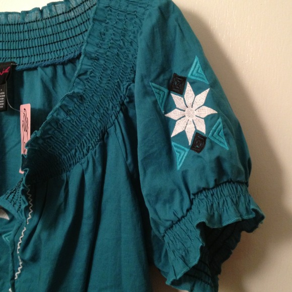 SOLD-SOLD-TORRID teal Aztec peasant blouse size 1 - Picture 3 of 3
