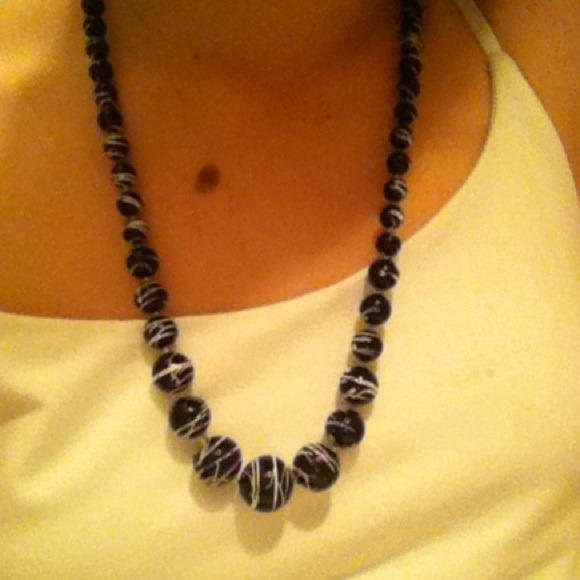 Black and white necklace