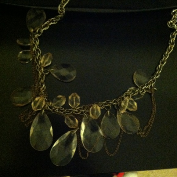 Versatile statement necklace - Picture 3 of 3
