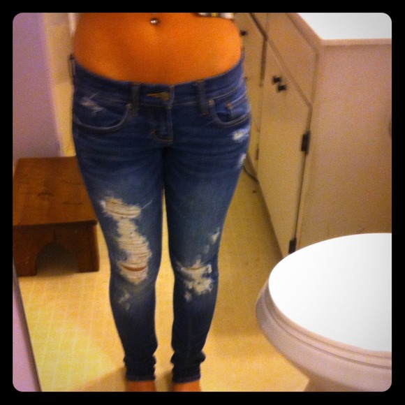abercrombie ripped jeans