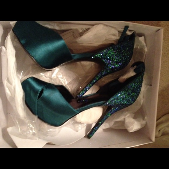 Nine West Turquoise Heels - Picture 2 of 4