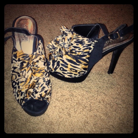 💥💥traded💥💥Leopard print sling back heels