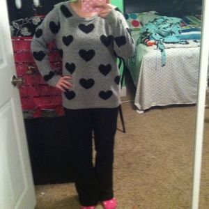 🚫Forever 21 hearts sweater🚫