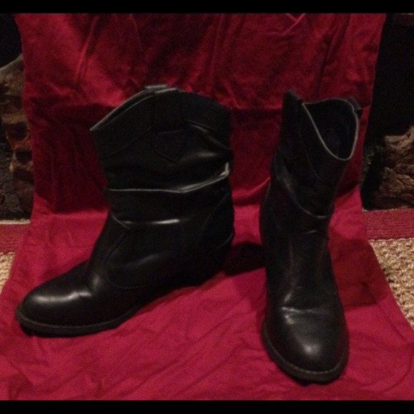 Short Black Boots