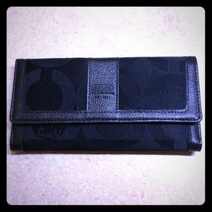 Coach look-alike wallet