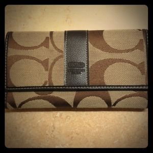 Coach look-alike wallet
