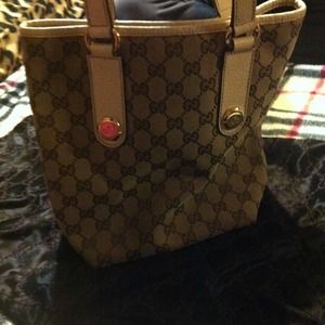 Pre-loved authentic Small Gucci purse
