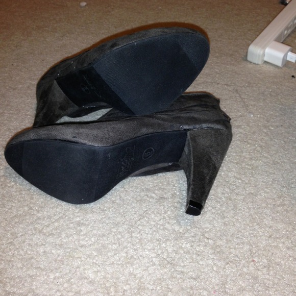 Booties - Picture 3 of 4