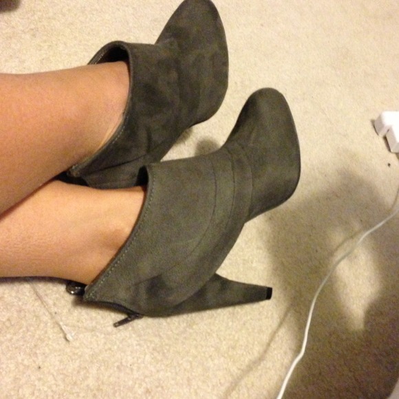 Booties - Picture 4 of 4