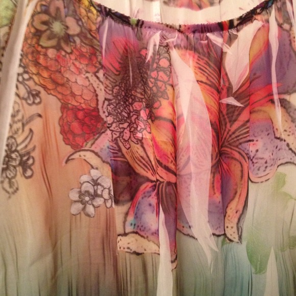 SOLD-@mchristian-NEW Charlotte Russe sheer. LG - Picture 2 of 4