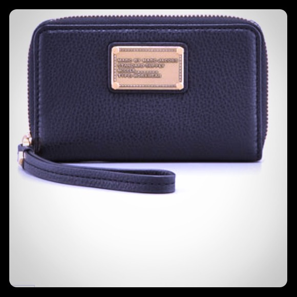 Marc Jacobs smart wallet/wristlet