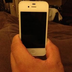 Traded w/roonza~iPhone 4S