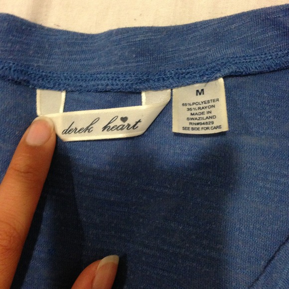 Blue V-neck w/ chest pocket - Picture 2 of 3