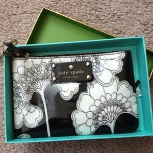 💢SOLD💢Kate Spade foral coin case