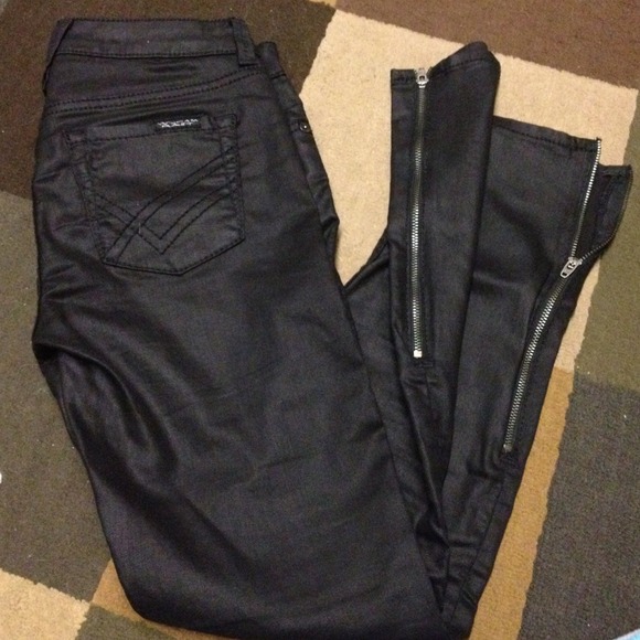 ⭕RESERVED William Rast black skinny zippered pants