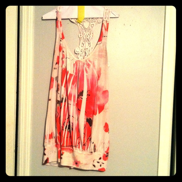 🔴SOLD🔴Plus size floral print bubble tank