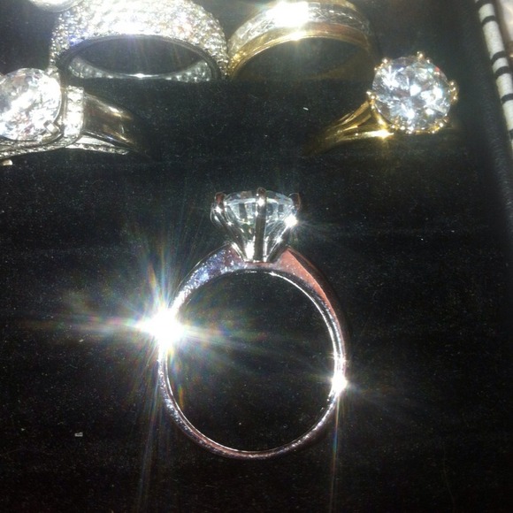 Bold Diamonique sterling silver ring. - Picture 2 of 4