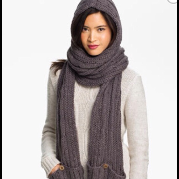 🔴SOLD🔴Gray Hooded pocket scarf from Nordstroms