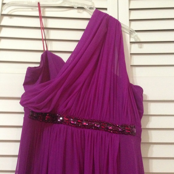 Elegant dress, perfect for a special ocasion! - Picture 2 of 4