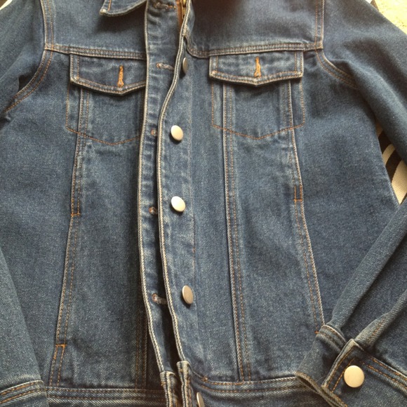 Flash sale Denim jacket w optional zipper closure - Picture 2 of 3