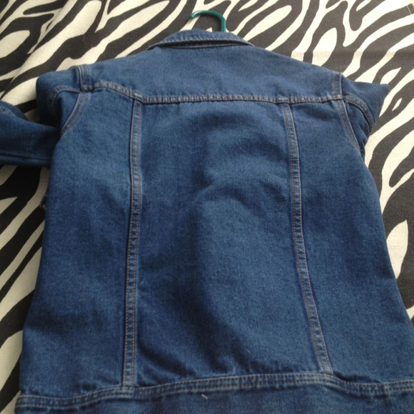 Flash sale Denim jacket w optional zipper closure - Picture 3 of 3
