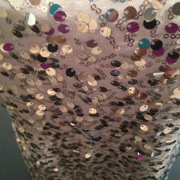 Top - Picture 2 of 3